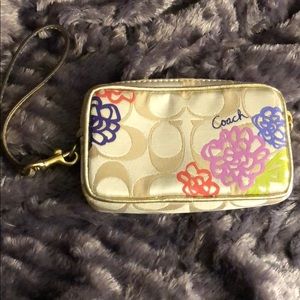 Small Coach Beige signature wristlet